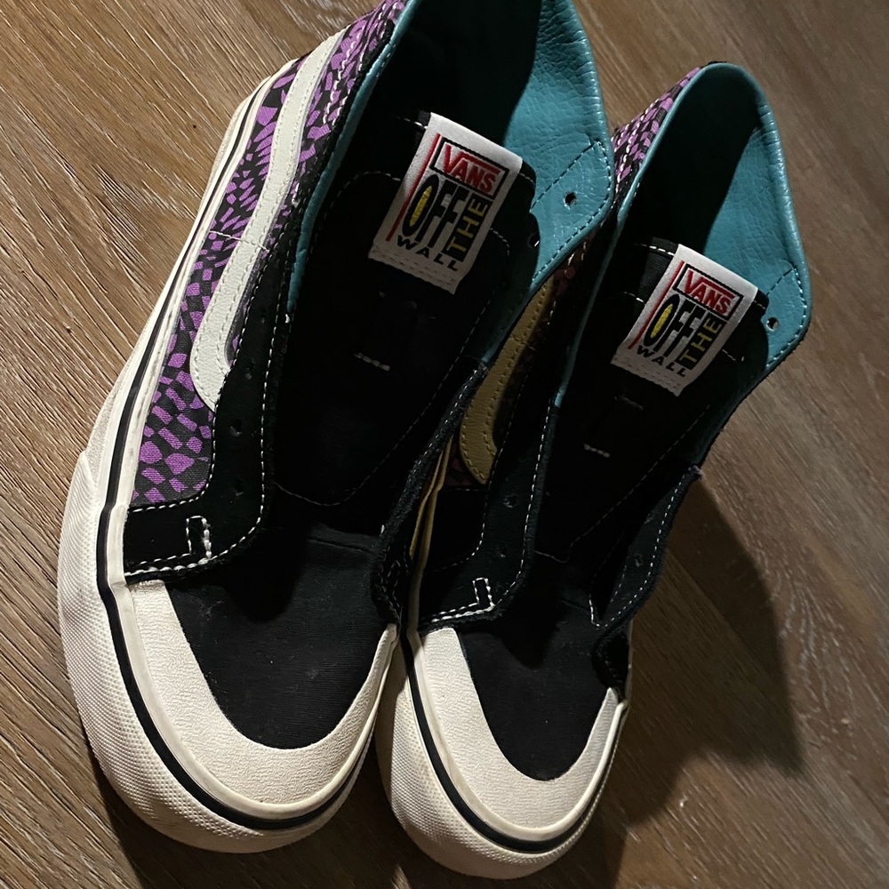 Vans Sk8-Hi Off the Wall in Black, teal and purple. Size 8 in womens
